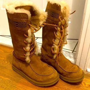 UGG Uptown Boots Size 8 EUC Tan